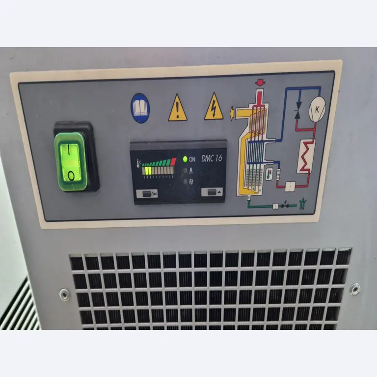 Dobrze utrzymane sprężarki, osuszacze chłodnicze i akcesoria z magazynu-4