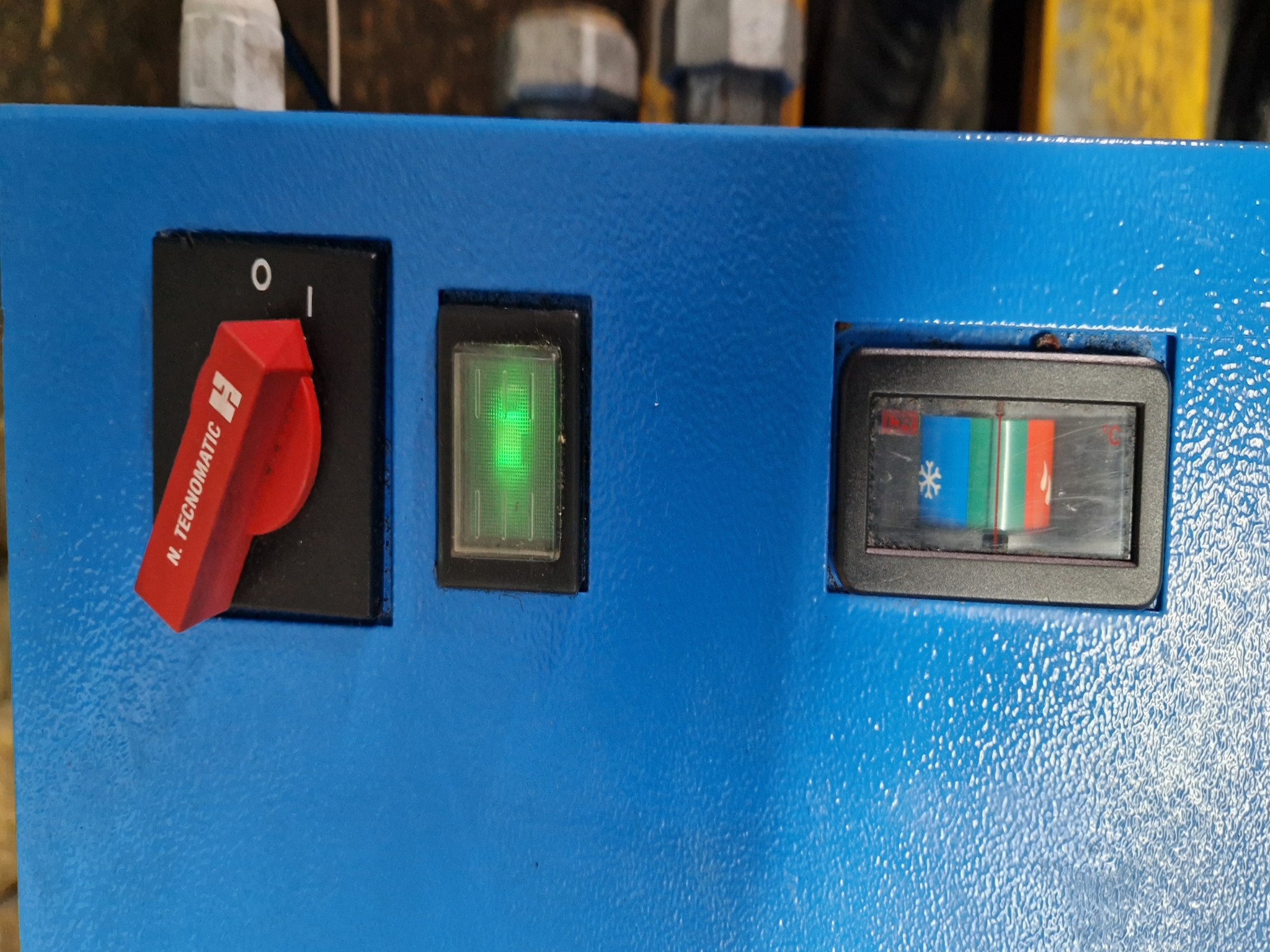 Dobrze utrzymane sprężarki, osuszacze chłodnicze i akcesoria z magazynu-3