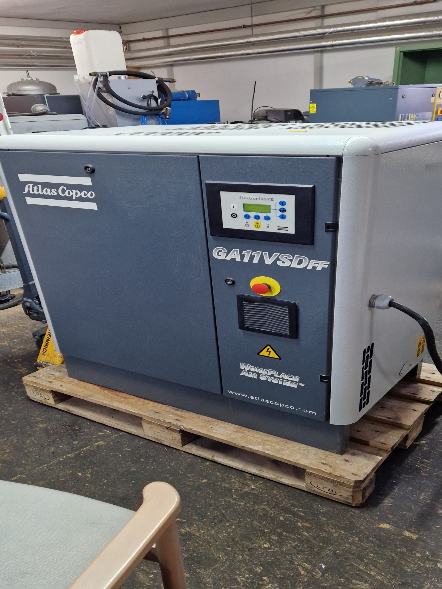 Dobro vzdrževani kompresorji, hladilni sušilniki in dodatna oprema na zalogi-1