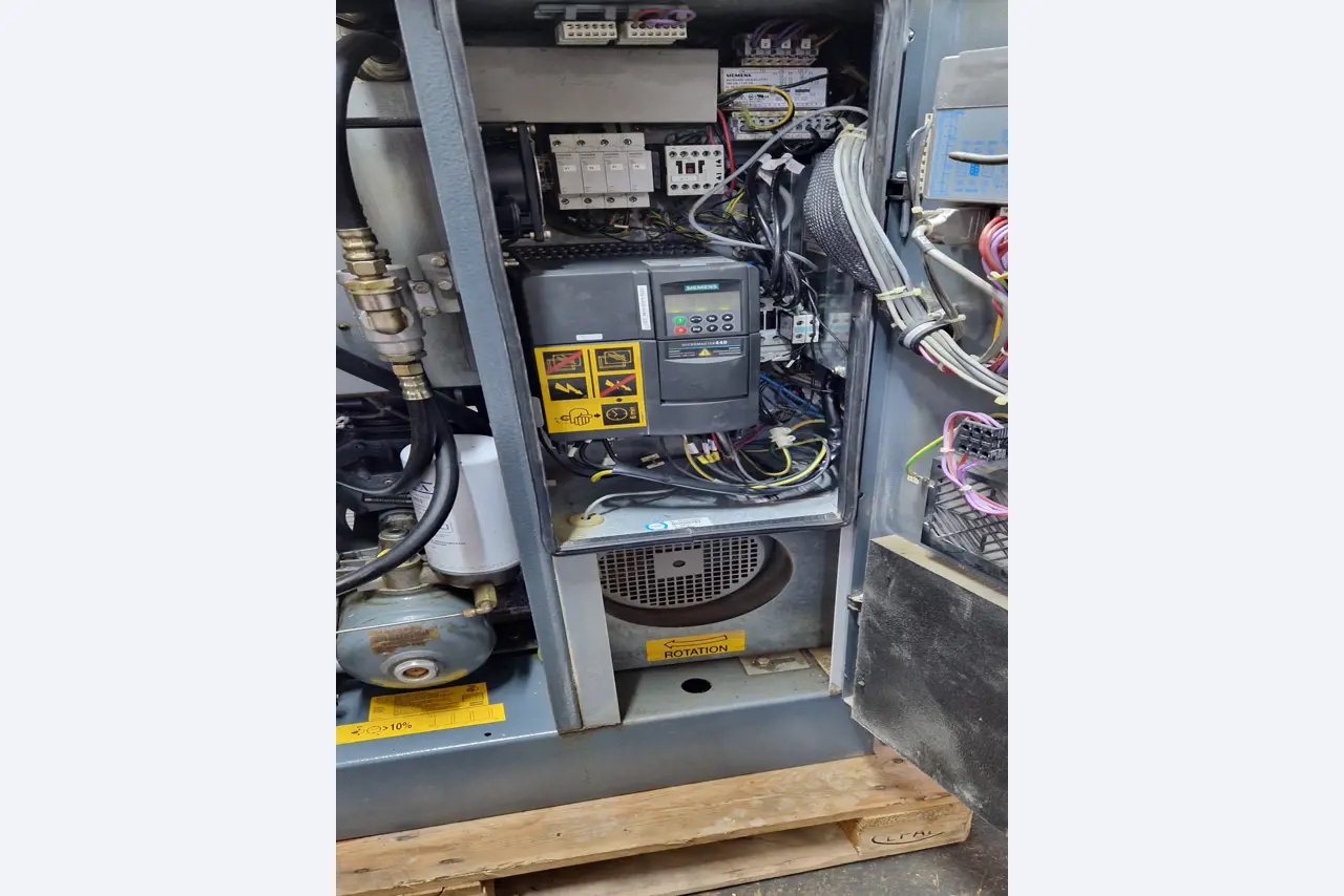 Dobro vzdrževani kompresorji, hladilni sušilniki in dodatna oprema na zalogi-5