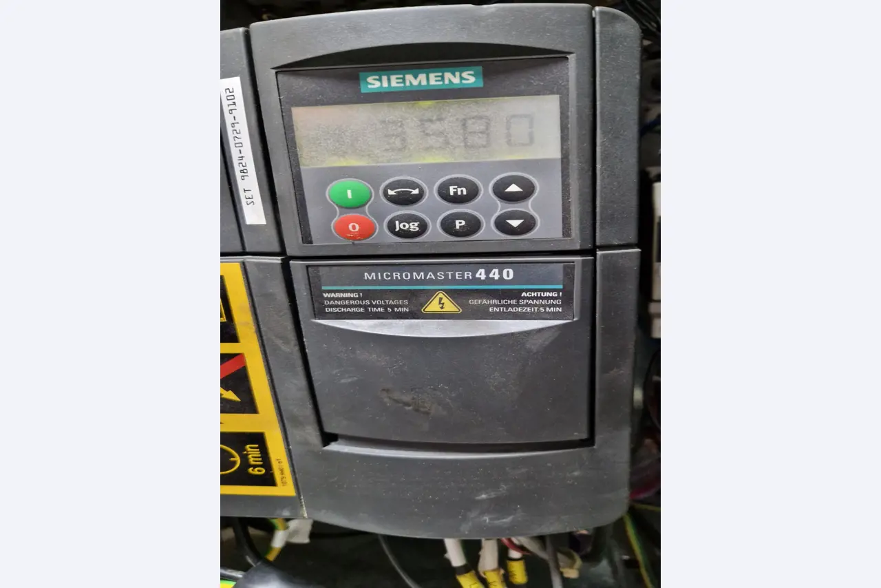 Dobro vzdrževani kompresorji, hladilni sušilniki in dodatna oprema na zalogi-7