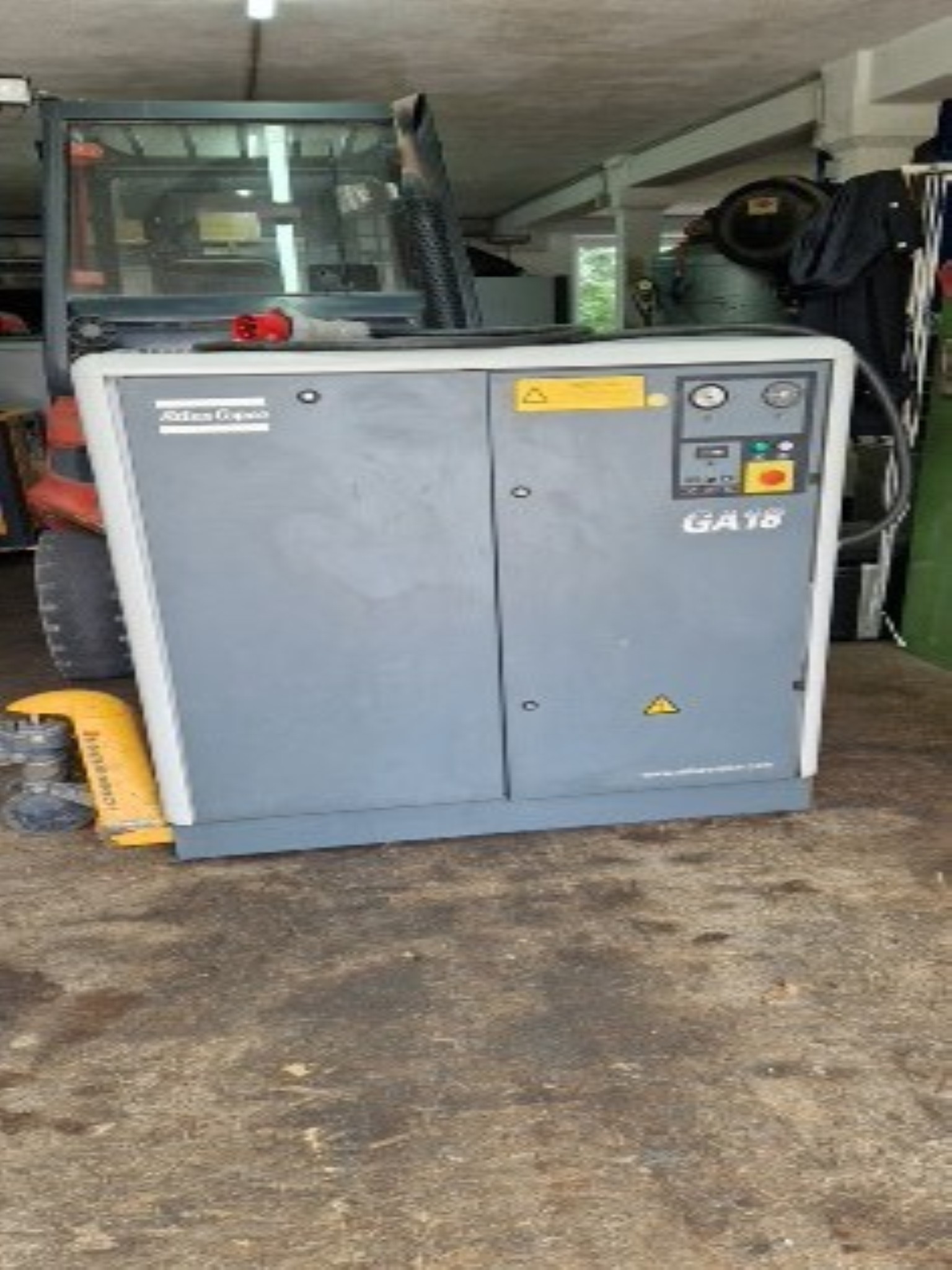 Dobro vzdrževani kompresorji, hladilni sušilniki in dodatna oprema na zalogi-1