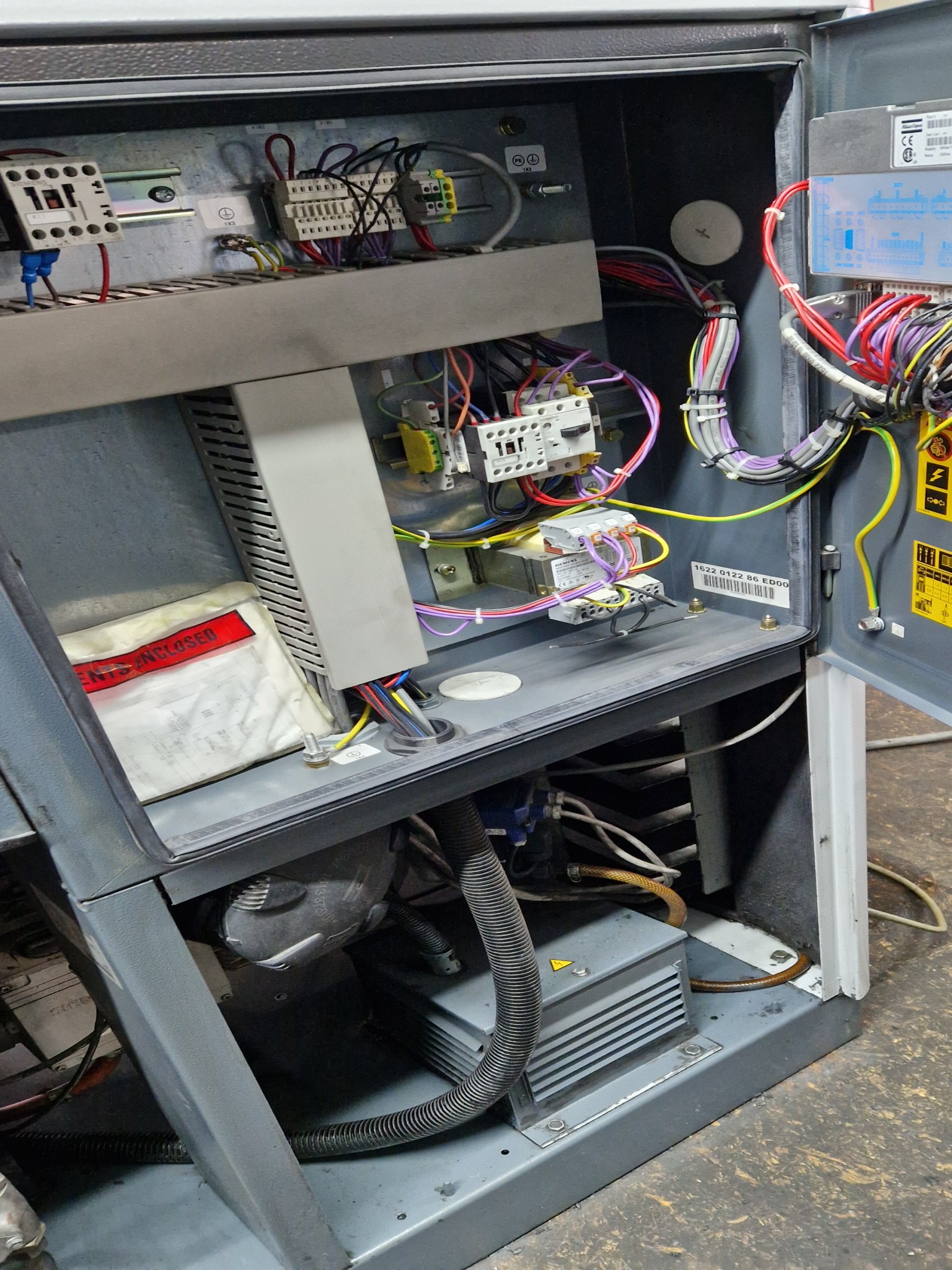 Dobrze utrzymane sprężarki, osuszacze chłodnicze i akcesoria z magazynu-4