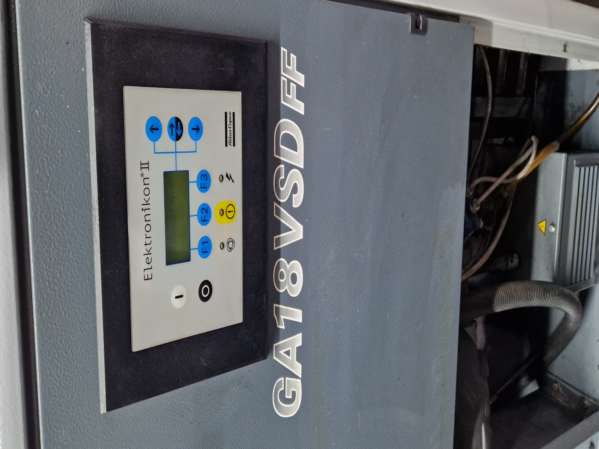 Dobrze utrzymane sprężarki, osuszacze chłodnicze i akcesoria z magazynu-6