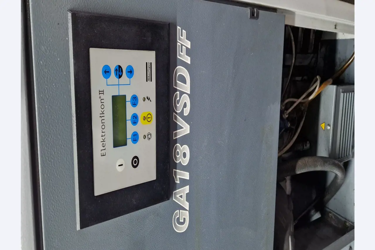 Dobrze utrzymane sprężarki, osuszacze chłodnicze i akcesoria z magazynu-6