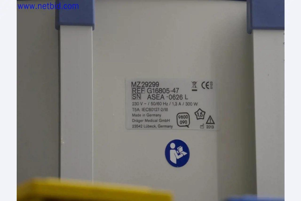 Medizinisch technische Geräte, Einrichtung und Mobiliar eines Krankenhauses-4