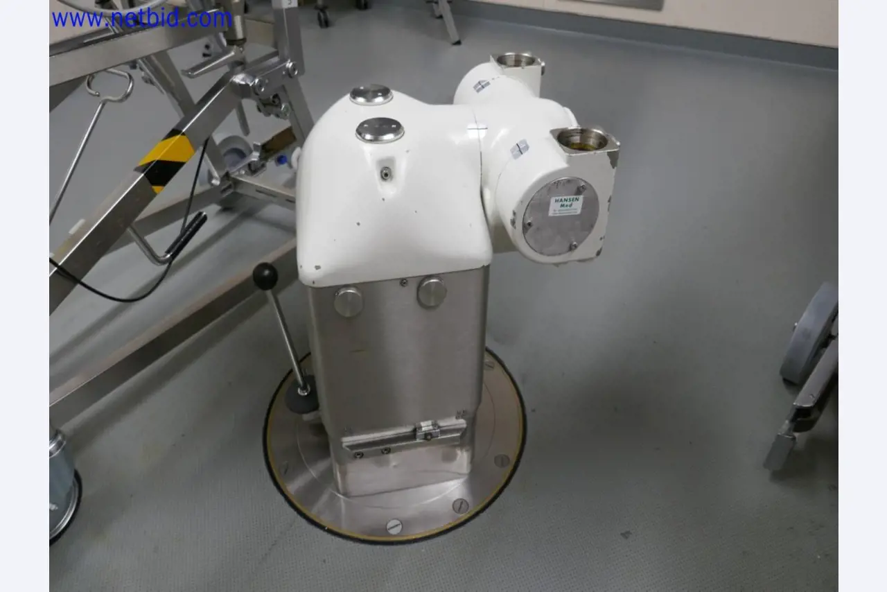 Medizinisch technische Geräte, Einrichtung und Mobiliar eines Krankenhauses-4