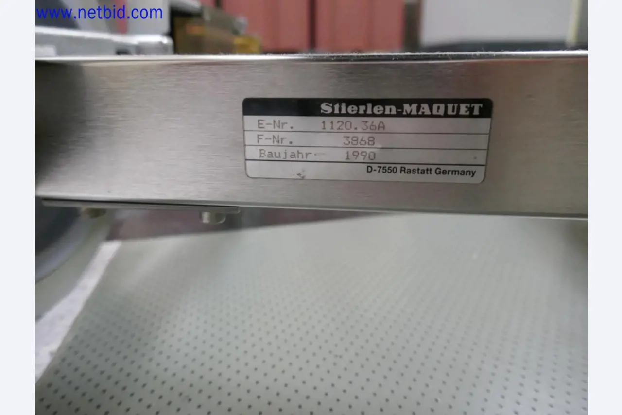 Medizinisch technische Geräte, Einrichtung und Mobiliar eines Krankenhauses-6