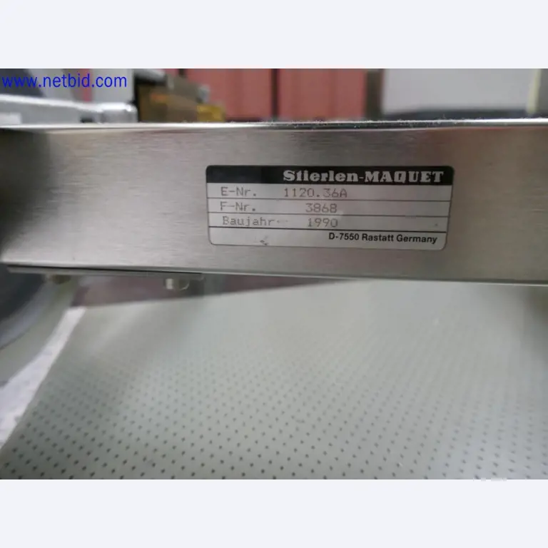 Medizinisch technische Geräte, Einrichtung und Mobiliar eines Krankenhauses-6