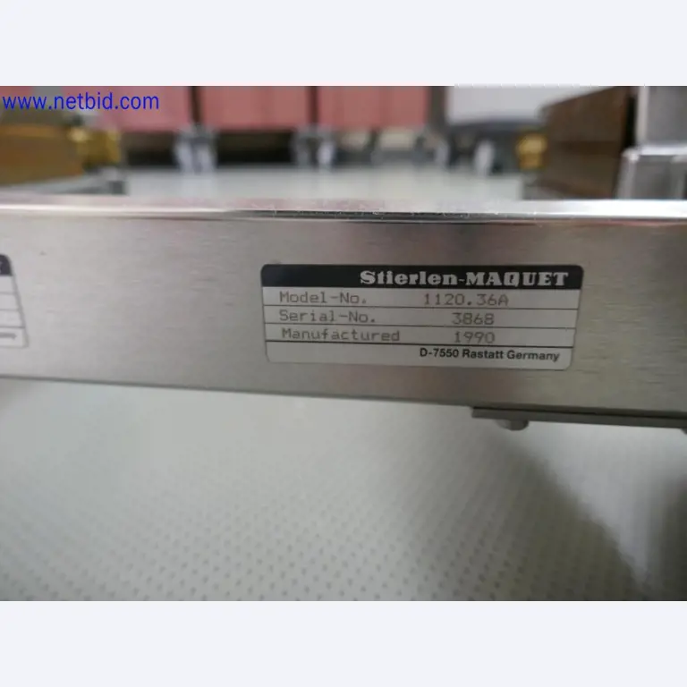 Medizinisch technische Geräte, Einrichtung und Mobiliar eines Krankenhauses-7