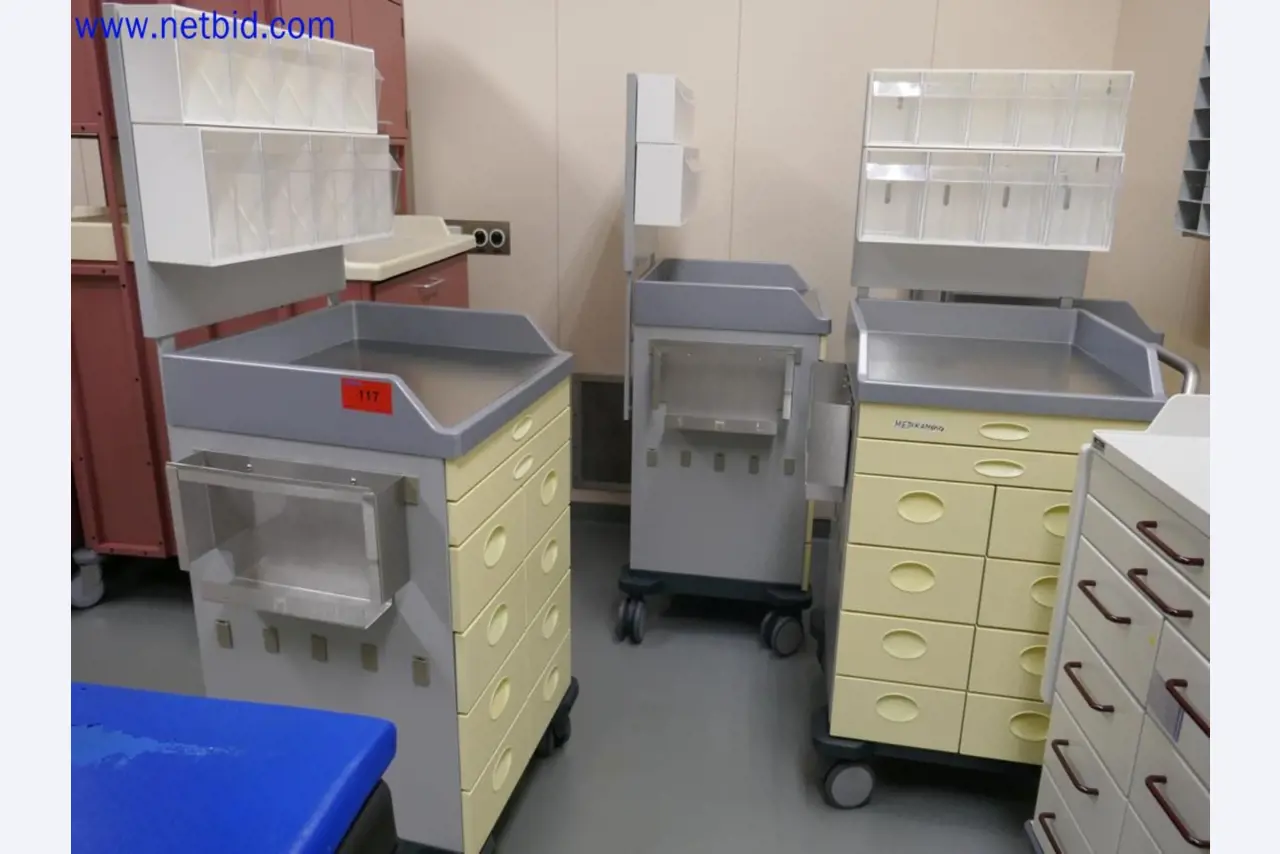 Medyczne urządzenia techniczne, wyposażenie i meble szpitalne-1