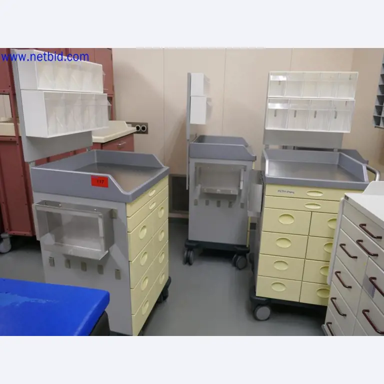 Medyczne urządzenia techniczne, wyposażenie i meble szpitalne-1