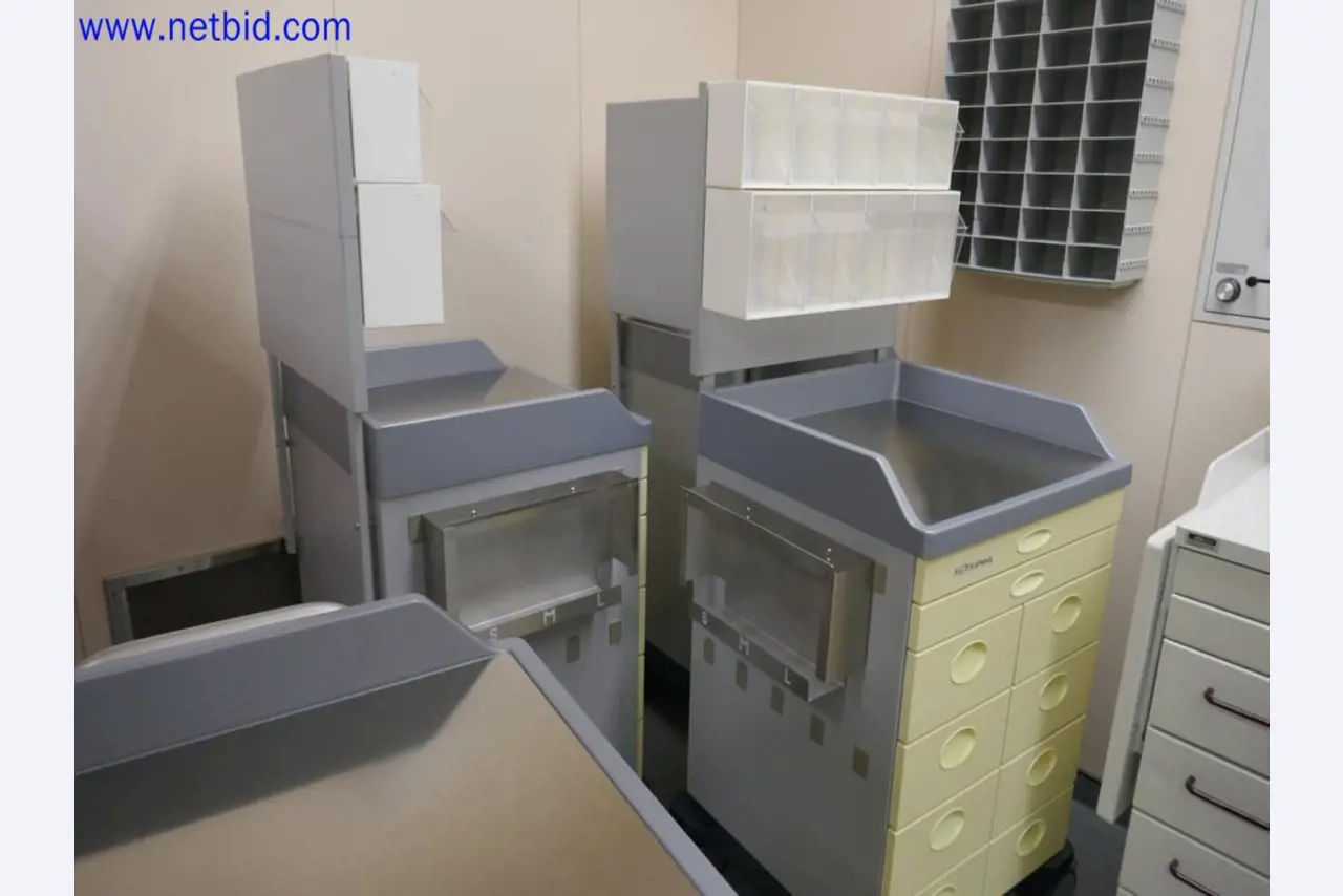 Medyczne urządzenia techniczne, wyposażenie i meble szpitalne-3