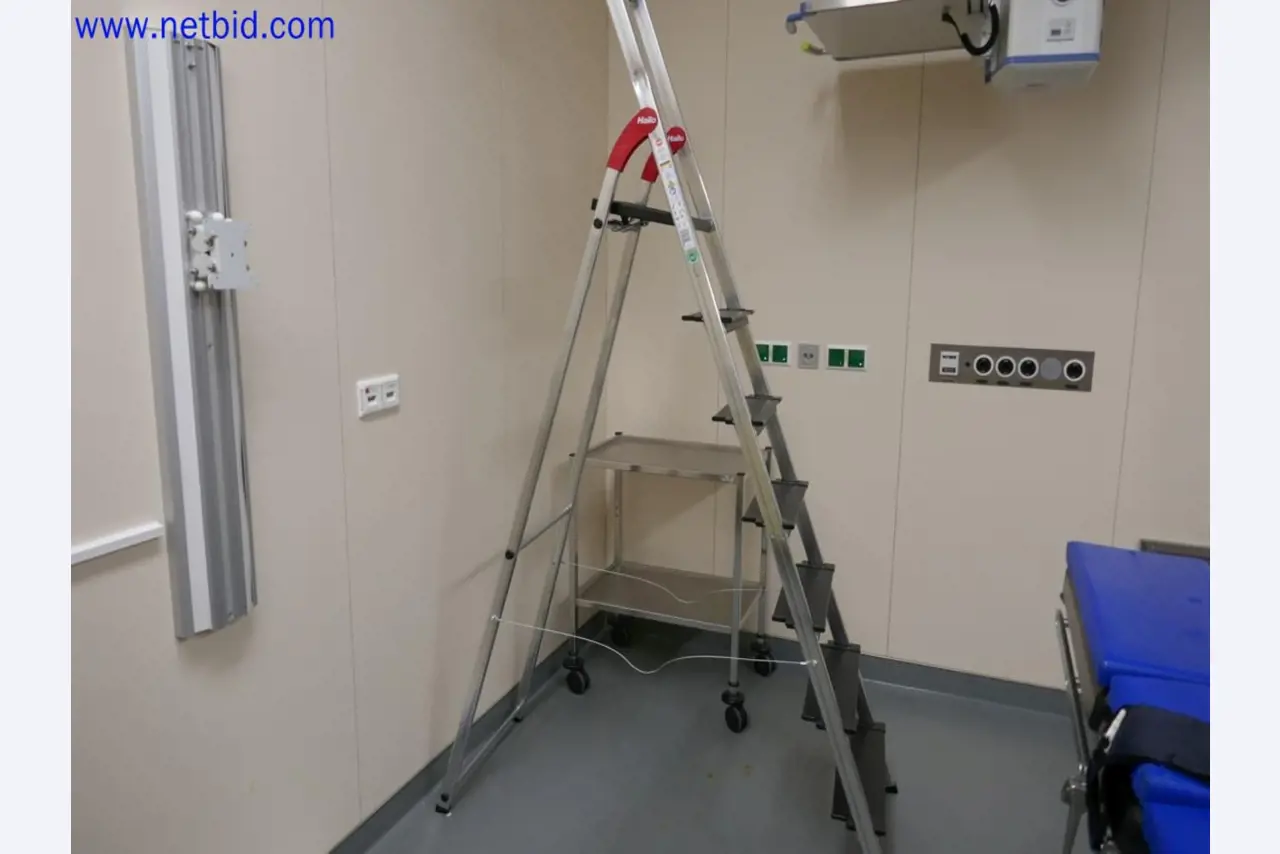 Medyczne urządzenia techniczne, wyposażenie i meble szpitalne-3