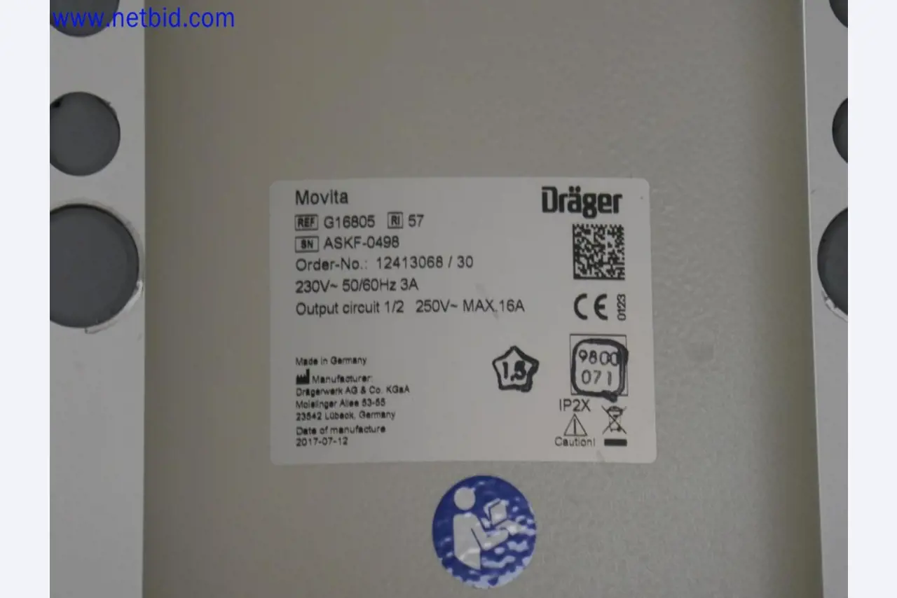 Medizinisch technische Geräte, Einrichtung und Mobiliar eines Krankenhauses-4