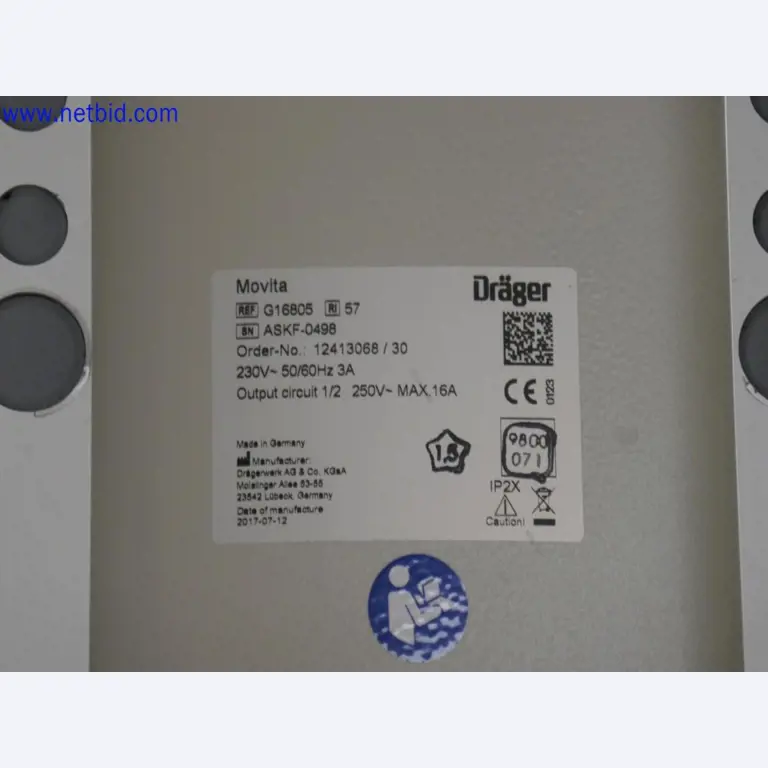 Medizinisch technische Geräte, Einrichtung und Mobiliar eines Krankenhauses-4