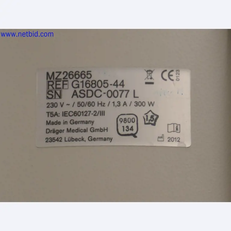 Medizinisch technische Geräte, Einrichtung und Mobiliar eines Krankenhauses-5