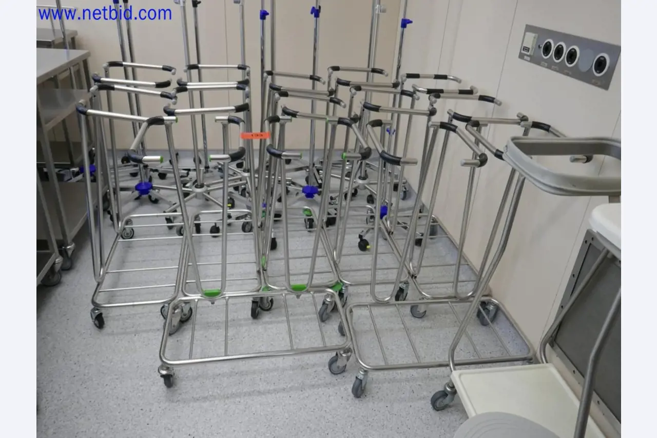 Medizinisch technische Geräte, Einrichtung und Mobiliar eines Krankenhauses-2