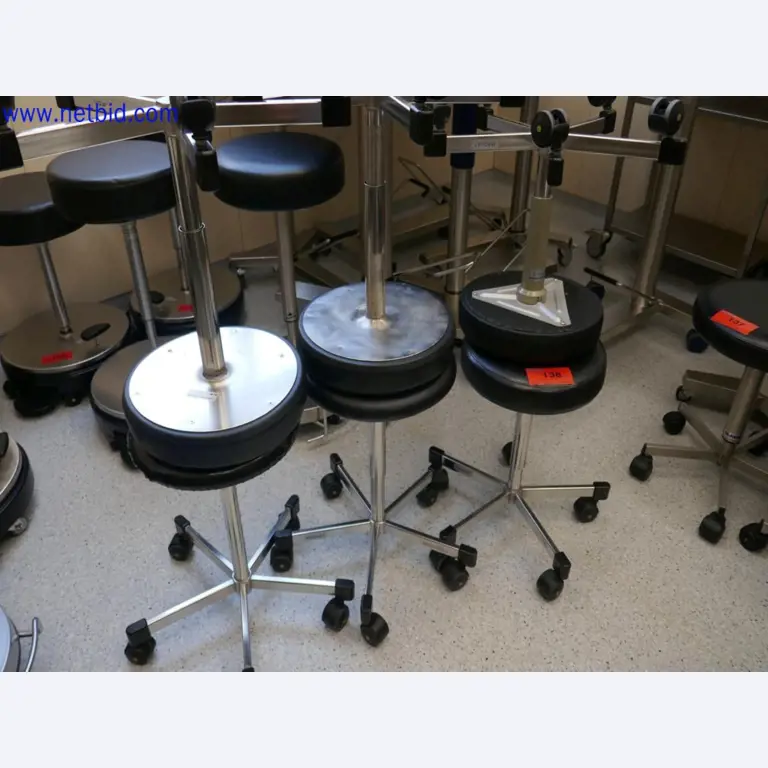 Medizinisch technische Geräte, Einrichtung und Mobiliar eines Krankenhauses-2