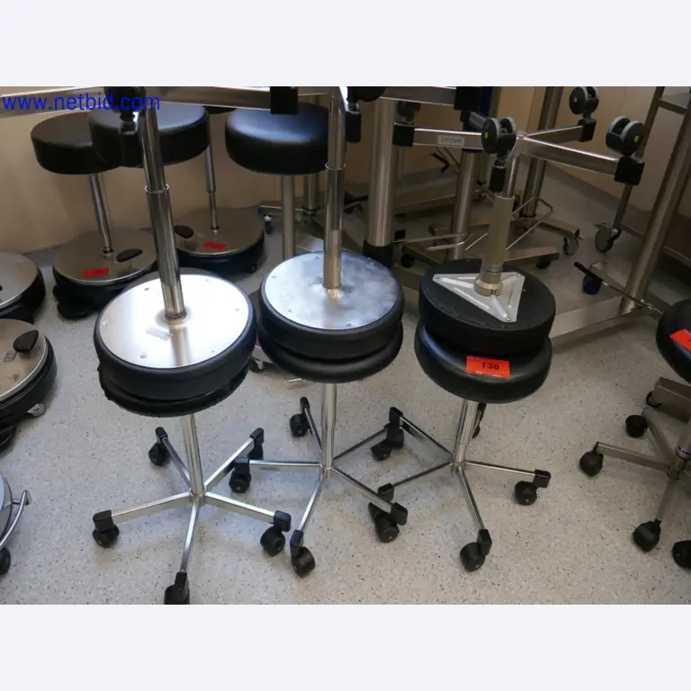 Medizinisch technische Geräte, Einrichtung und Mobiliar eines Krankenhauses-4