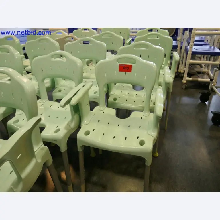 Medizinisch technische Geräte, Einrichtung und Mobiliar eines Krankenhauses-2