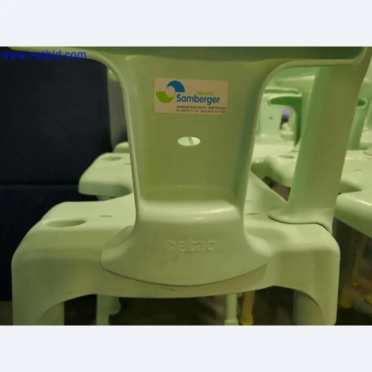 Medizinisch technische Geräte, Einrichtung und Mobiliar eines Krankenhauses-3