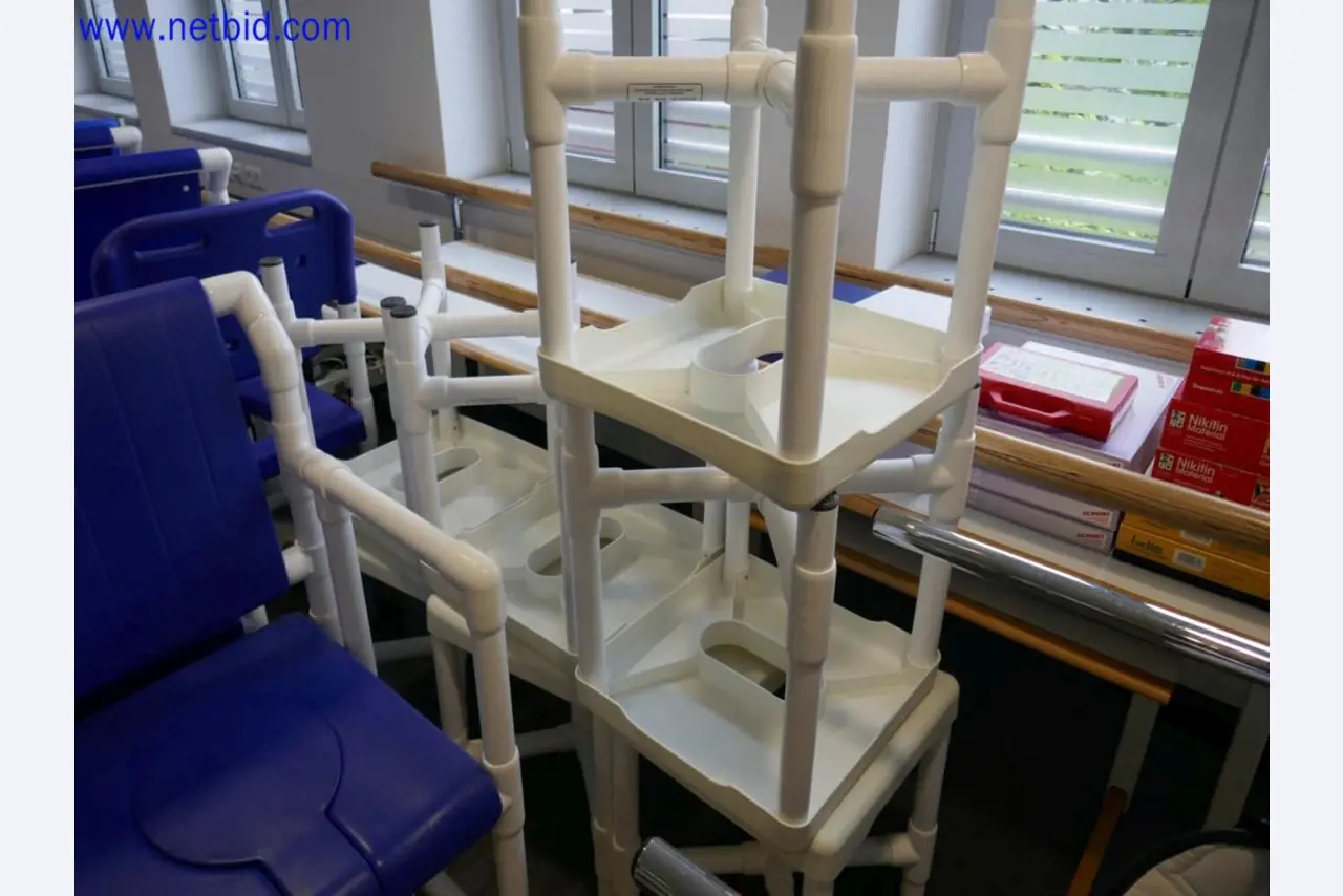 Medizinisch technische Geräte, Einrichtung und Mobiliar eines Krankenhauses-4