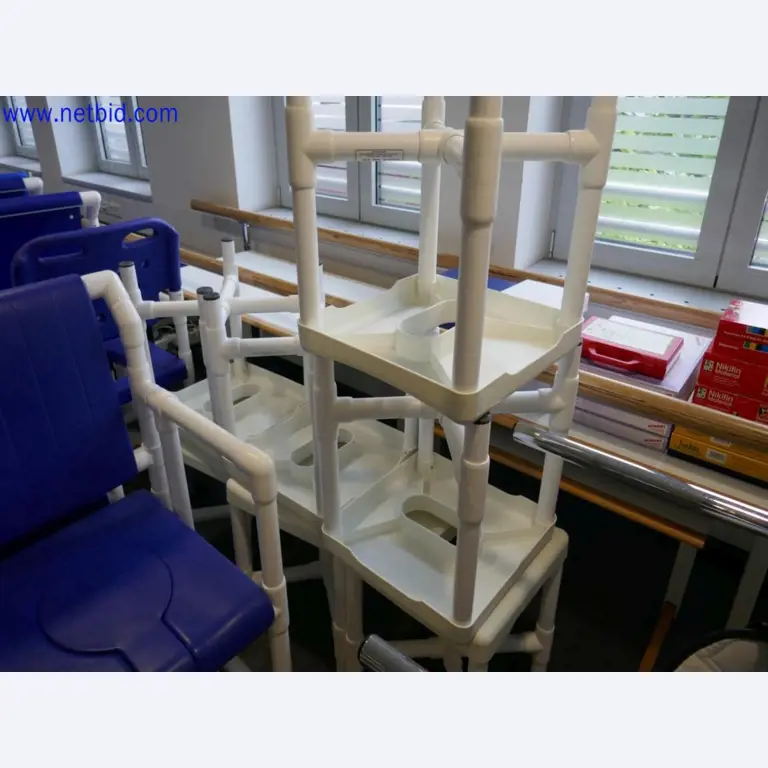 Medizinisch technische Geräte, Einrichtung und Mobiliar eines Krankenhauses-4