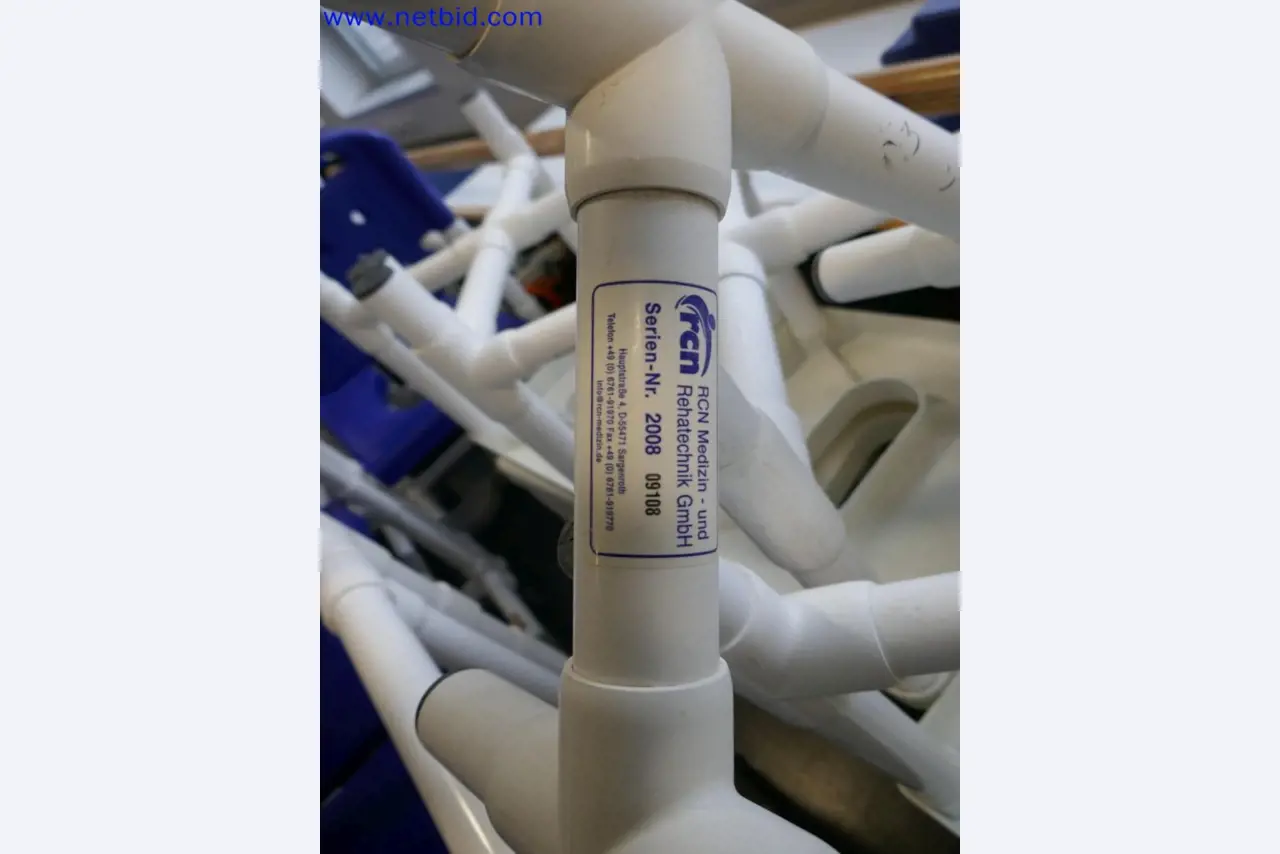 Medizinisch technische Geräte, Einrichtung und Mobiliar eines Krankenhauses-5