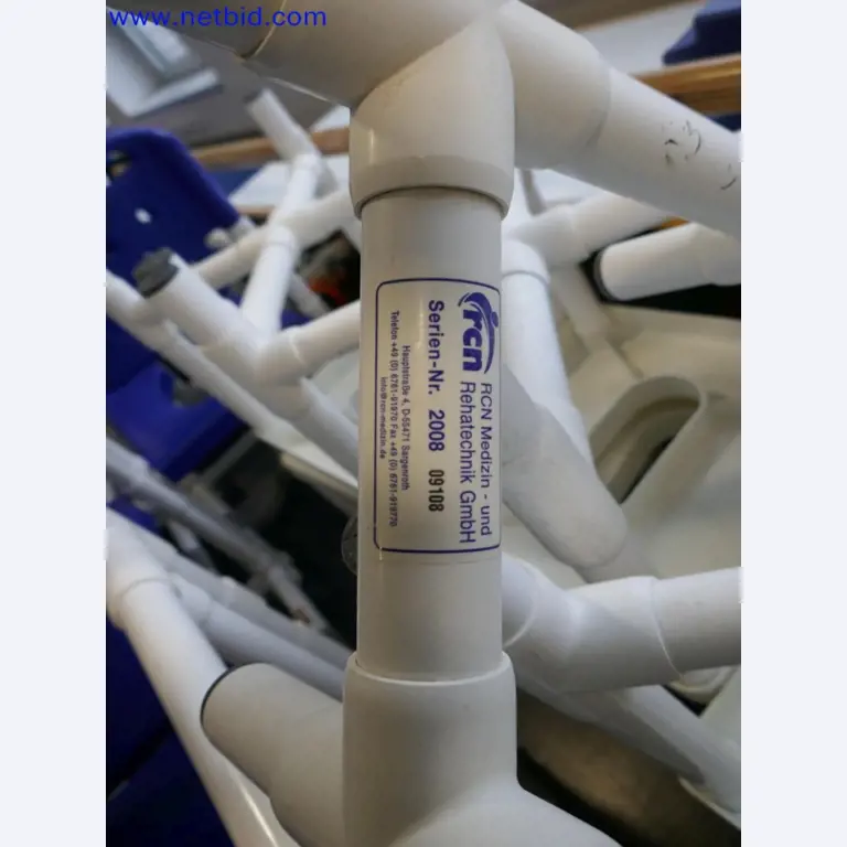 Medizinisch technische Geräte, Einrichtung und Mobiliar eines Krankenhauses-5