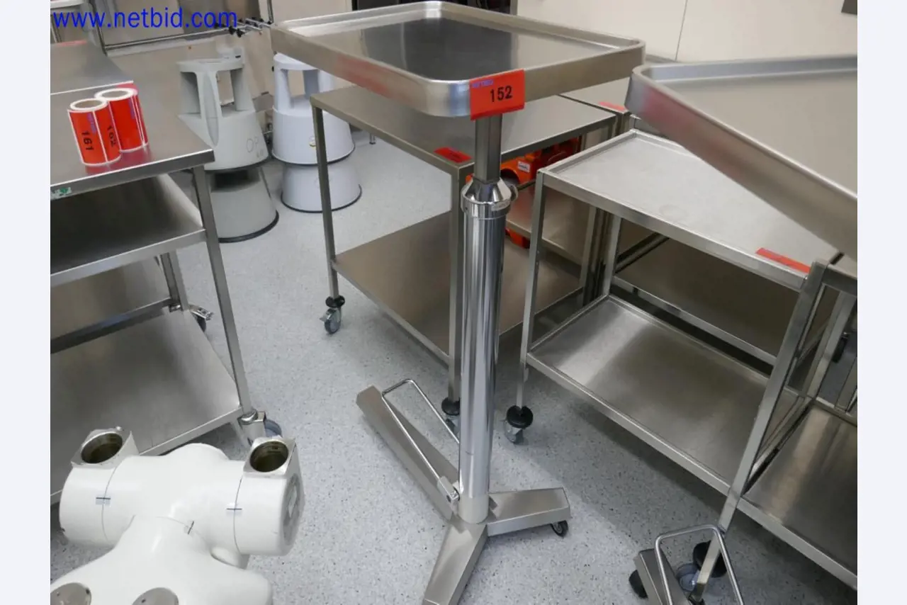 Medyczne urządzenia techniczne, wyposażenie i meble szpitalne-1