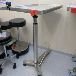 Mobilna toaletka na instrumenty (siostra wyciszająca) Maquet 4464.96