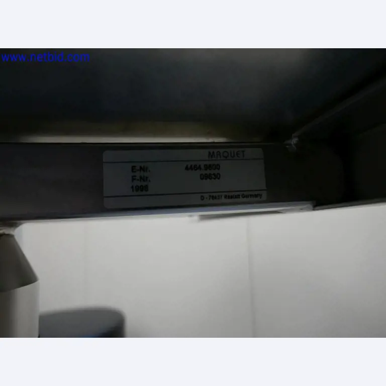 Medyczne urządzenia techniczne, wyposażenie i meble szpitalne-3