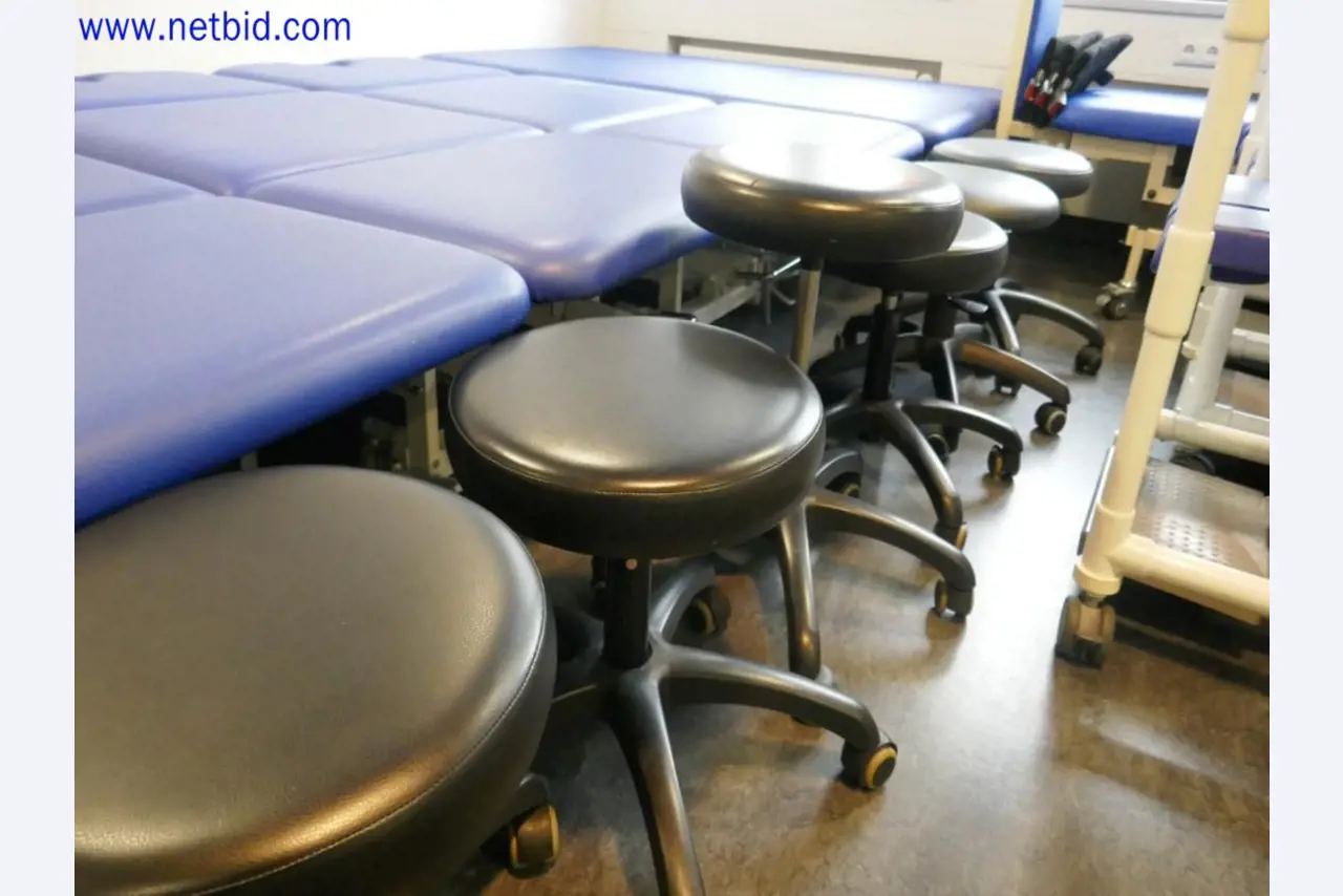 Medizinisch technische Geräte, Einrichtung und Mobiliar eines Krankenhauses-2