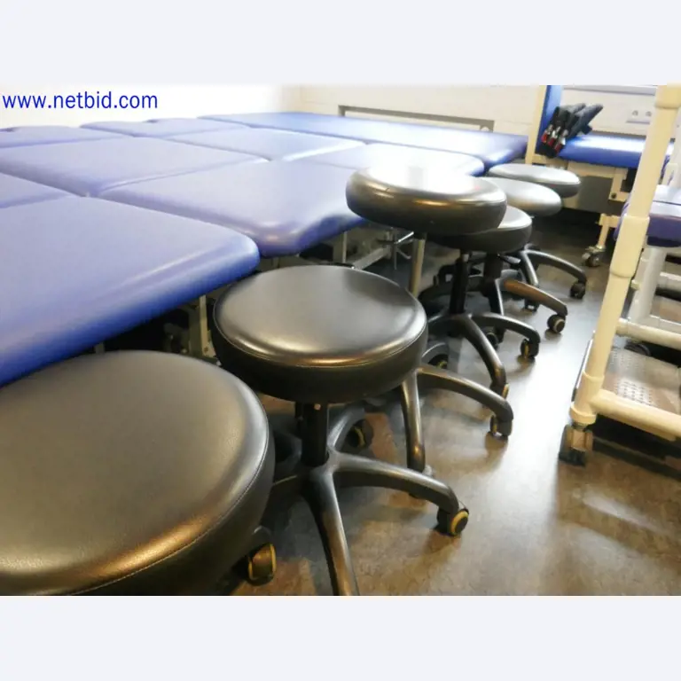 Medizinisch technische Geräte, Einrichtung und Mobiliar eines Krankenhauses-2