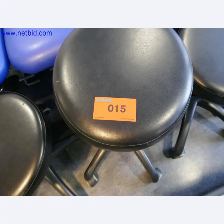 Medizinisch technische Geräte, Einrichtung und Mobiliar eines Krankenhauses-3