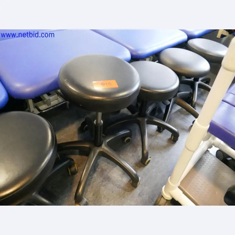 Medizinisch technische Geräte, Einrichtung und Mobiliar eines Krankenhauses-4