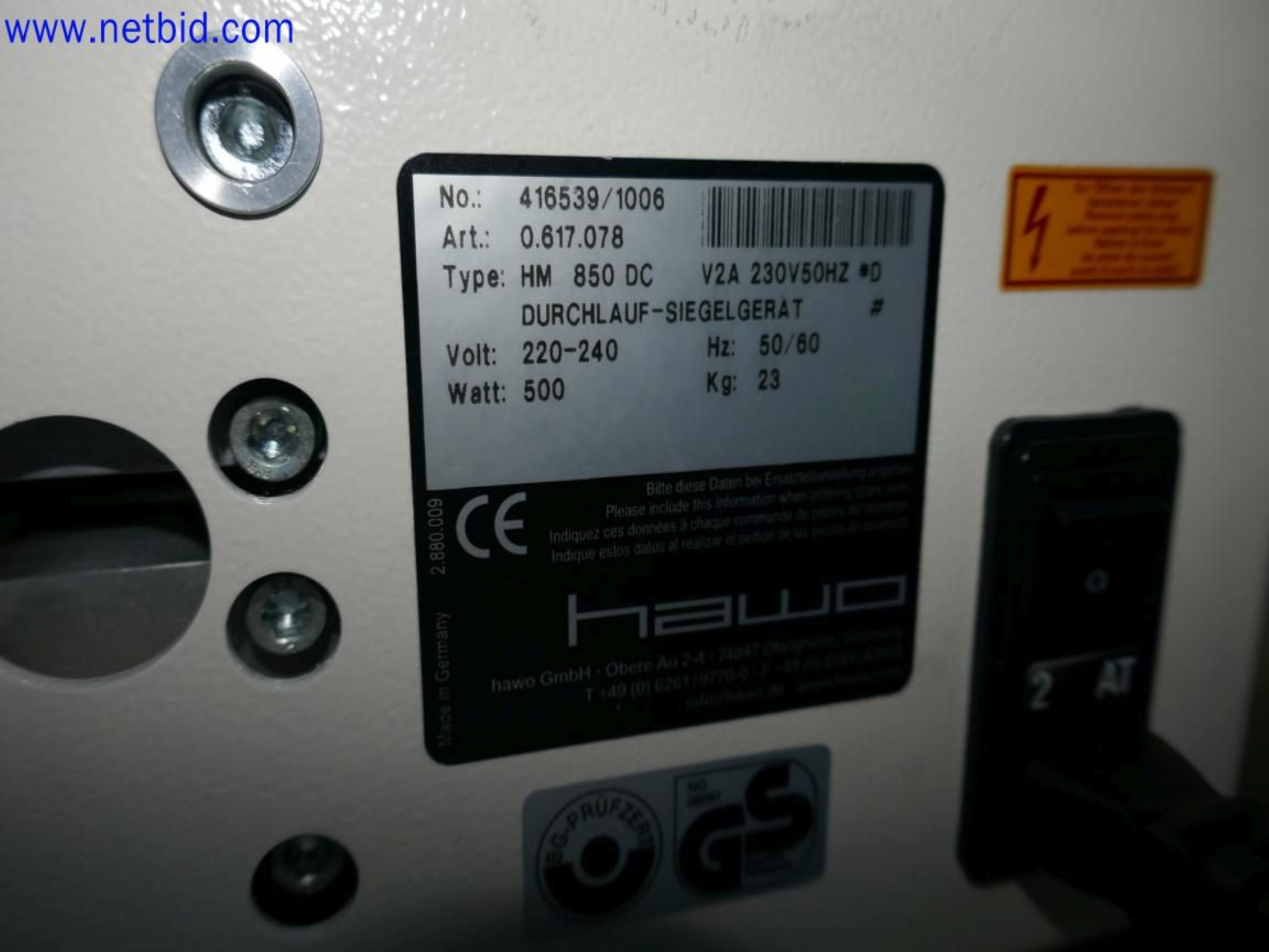 Medyczne urządzenia techniczne, wyposażenie i meble szpitalne-2