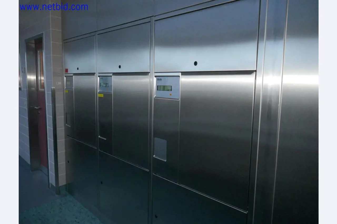 Medyczne urządzenia techniczne, wyposażenie i meble szpitalne-1