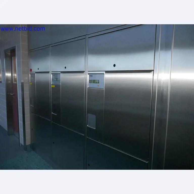 Medyczne urządzenia techniczne, wyposażenie i meble szpitalne-1