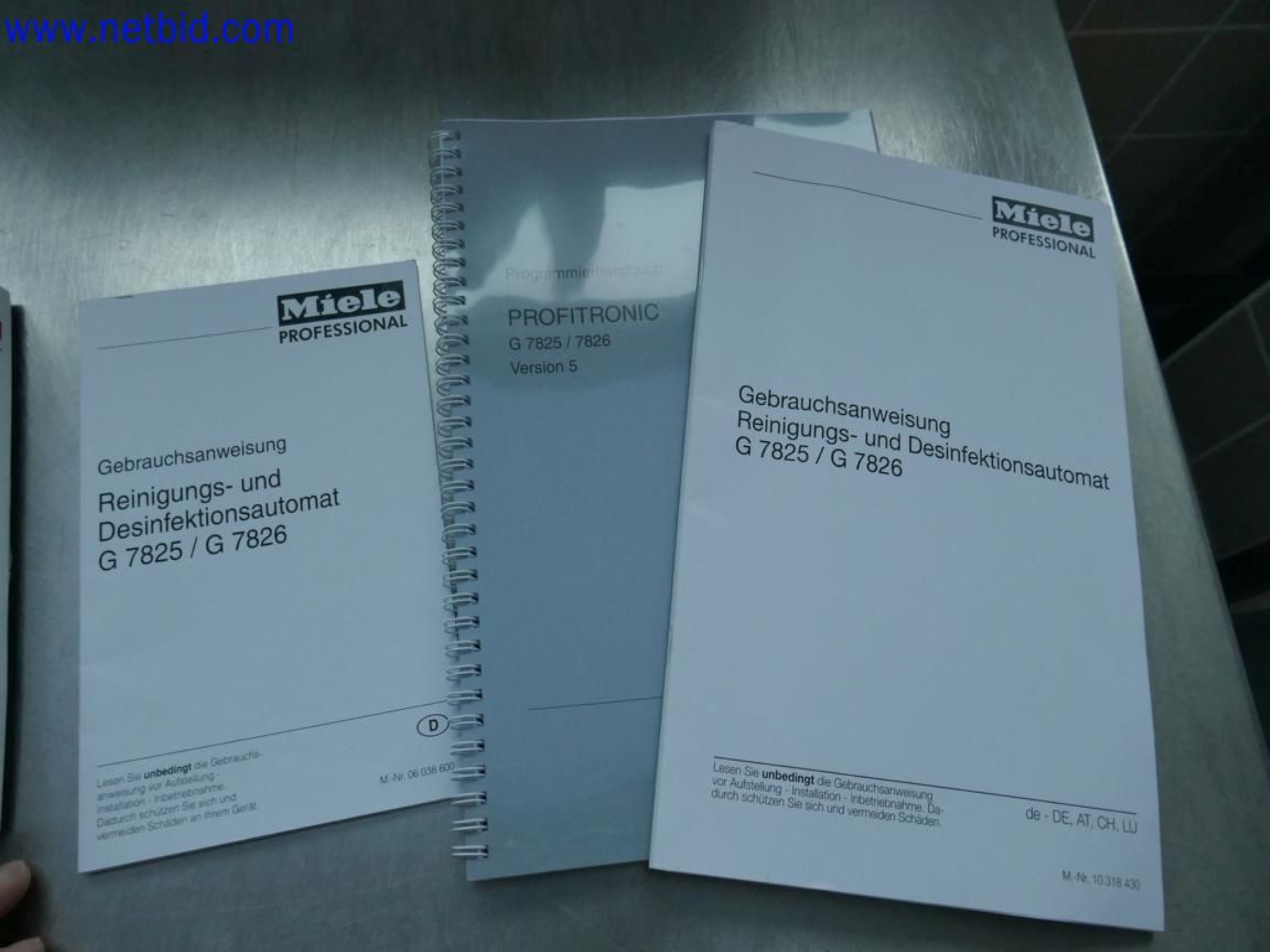 Medyczne urządzenia techniczne, wyposażenie i meble szpitalne-2