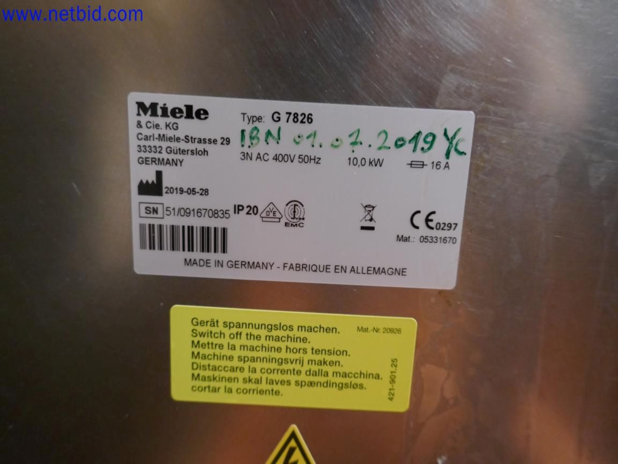 Medyczne urządzenia techniczne, wyposażenie i meble szpitalne-4