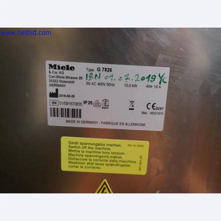 Medyczne urządzenia techniczne, wyposażenie i meble szpitalne-4