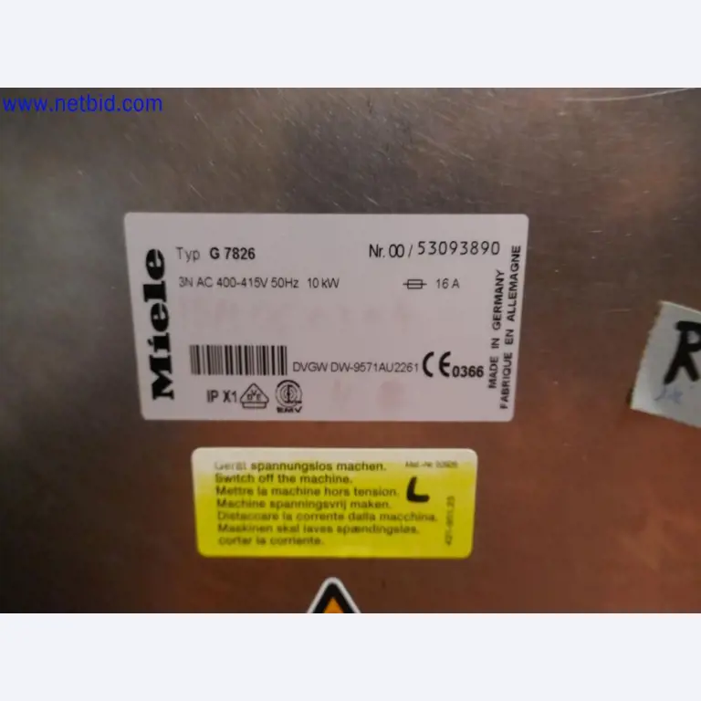 Medyczne urządzenia techniczne, wyposażenie i meble szpitalne-7