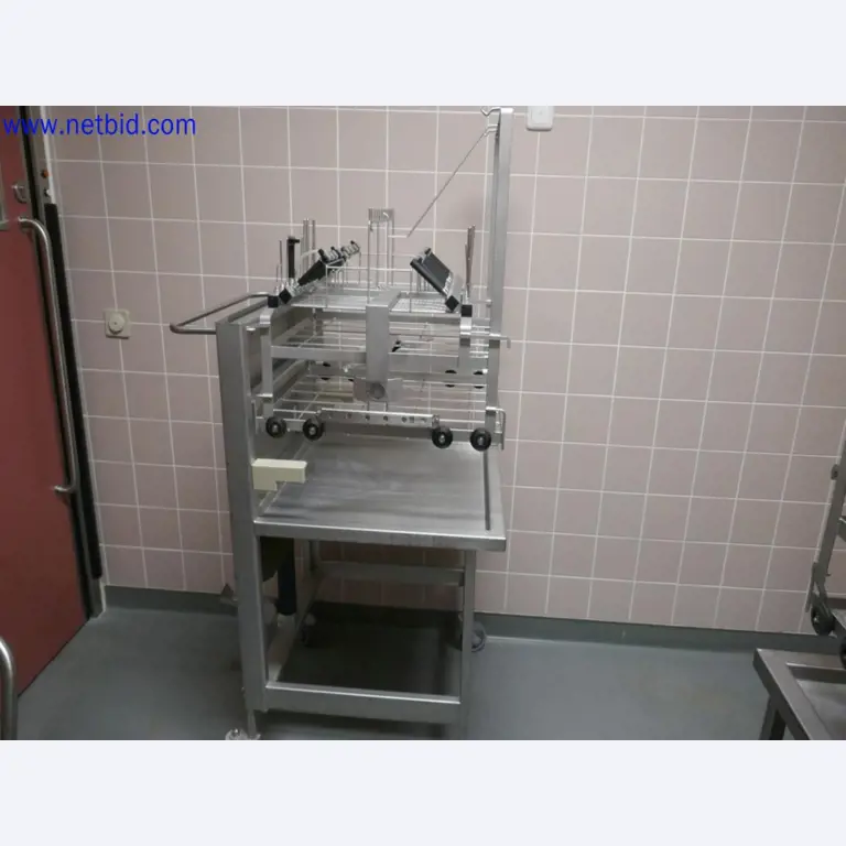 Medyczne urządzenia techniczne, wyposażenie i meble szpitalne-8