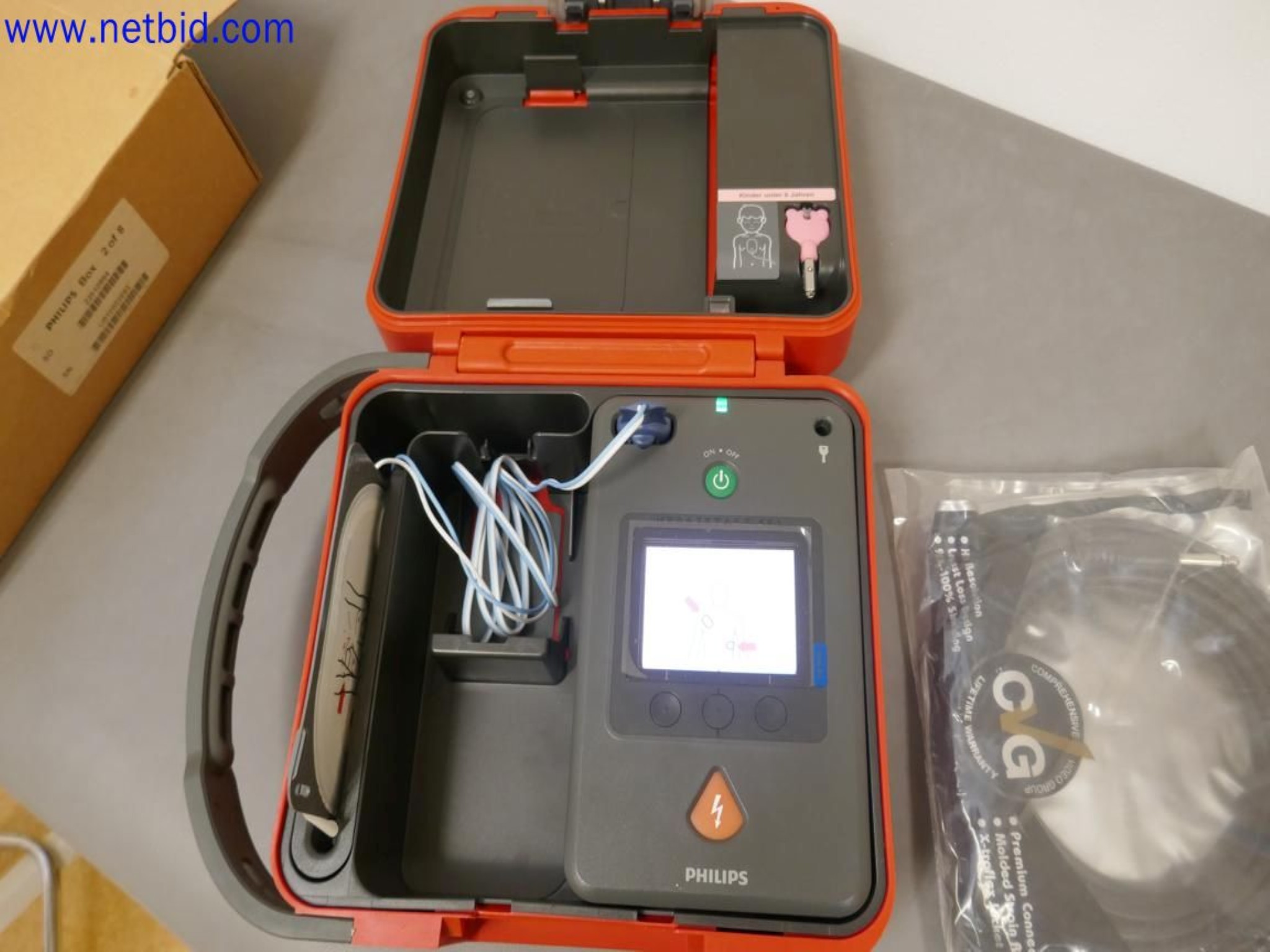 Appareils techniques médicaux, aménagement et mobilier d'un hôpital-3