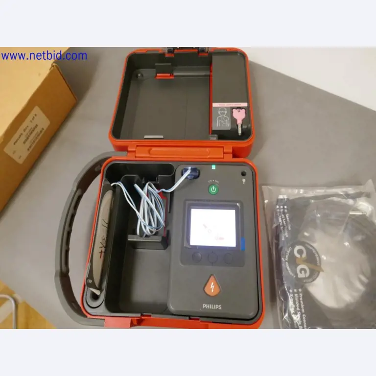 Appareils techniques médicaux, aménagement et mobilier d'un hôpital-3