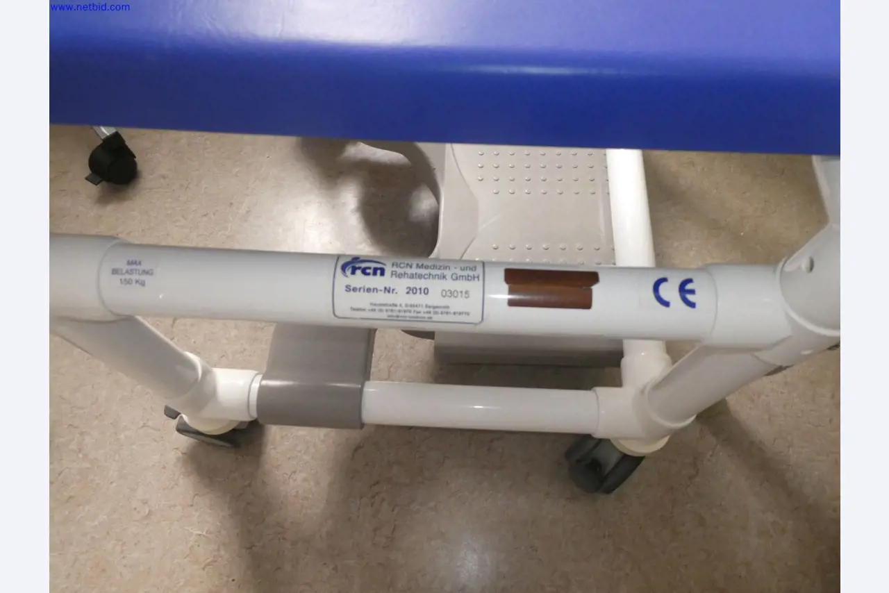 Medyczne urządzenia techniczne, wyposażenie i meble szpitalne-1