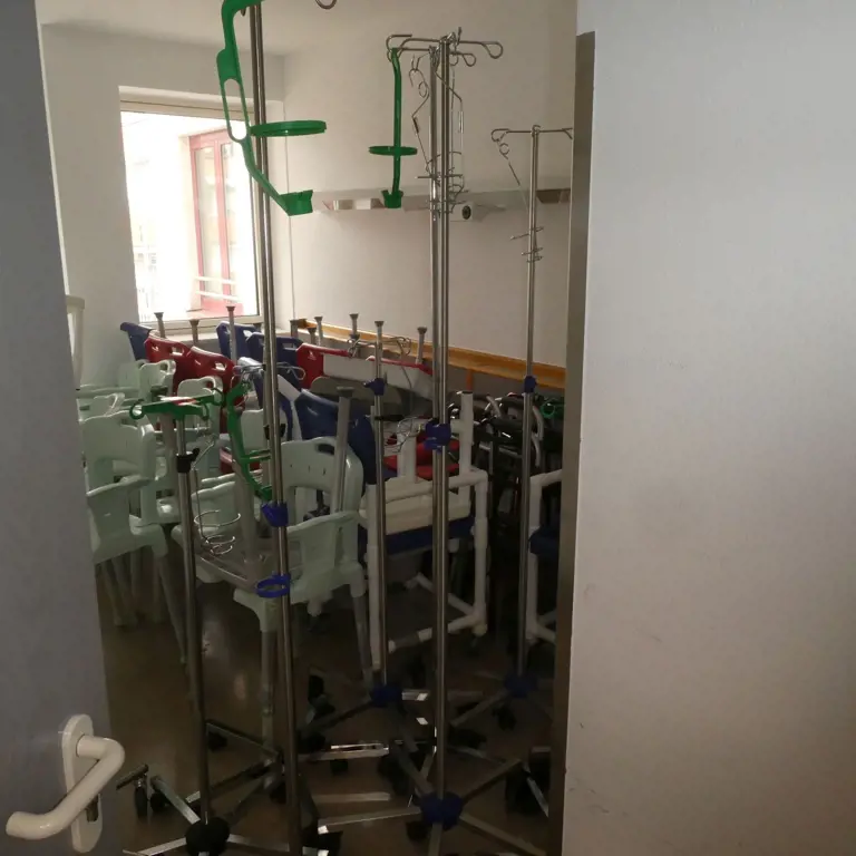16 Soporte de infusión