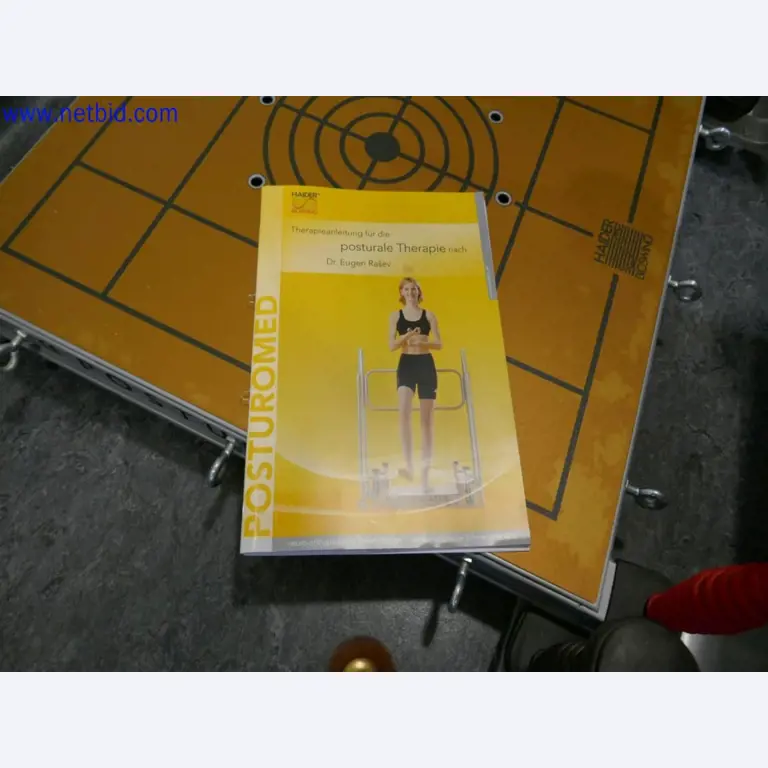 Medizinisch technische Geräte, Einrichtung und Mobiliar eines Krankenhauses-1